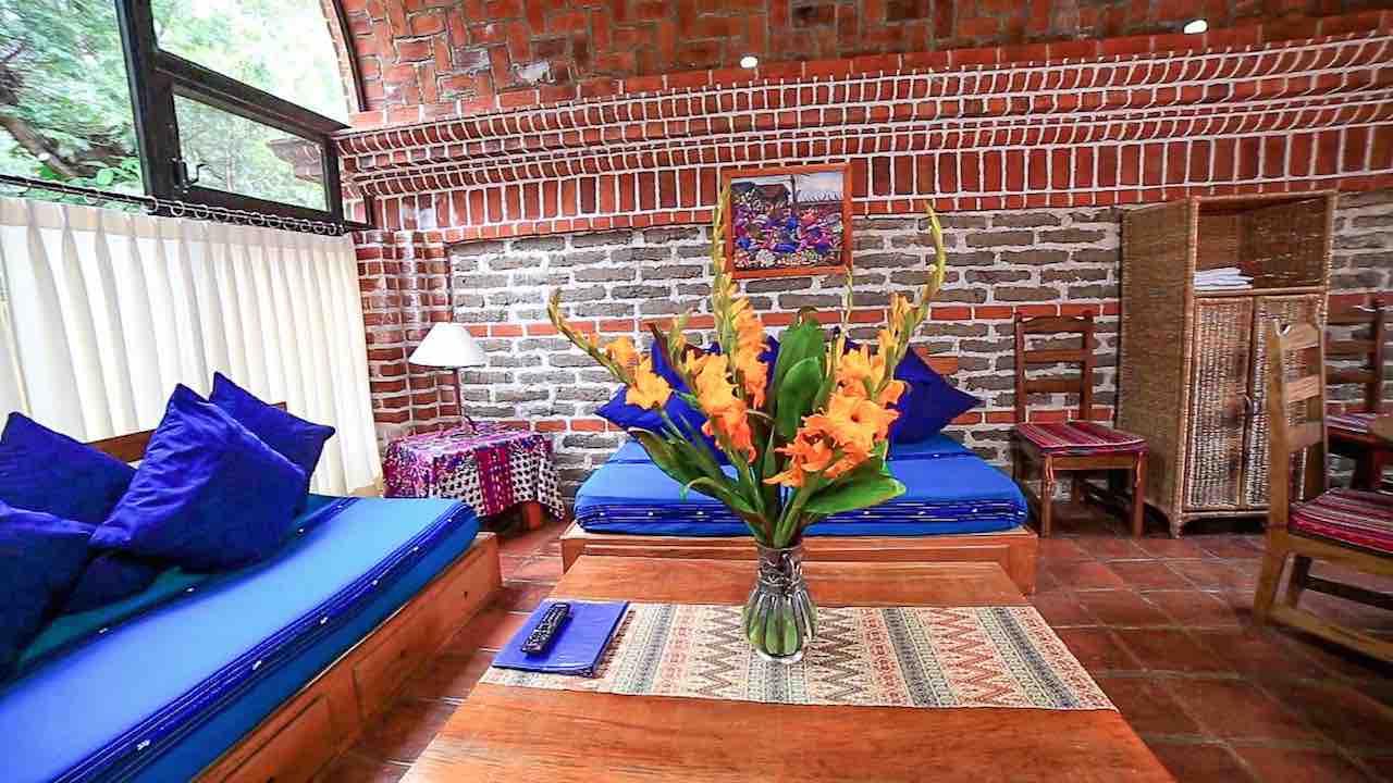 sanbuenaventuradeatitlan.com, Hotel San Buenaventura de Atitlan, Guatemala. Lodgings Entrerrios