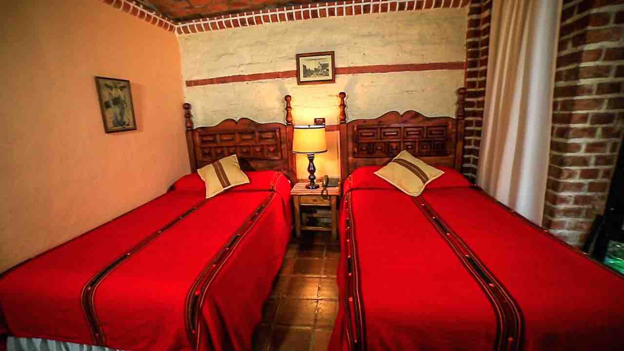 sanbuenaventuradeatitlan.com, Hotel San Buenaventura de Atitlan, Guatemala. Lodgings Entrerrios